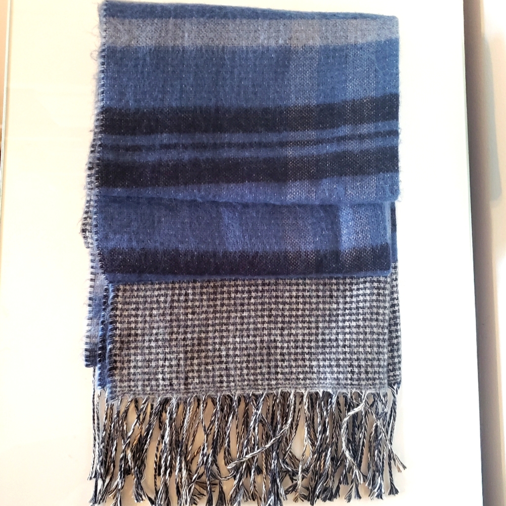 L'Accessorio Italiano Blues Grey Chek Tassle Cashmere Wool Fall Super Soft Woman